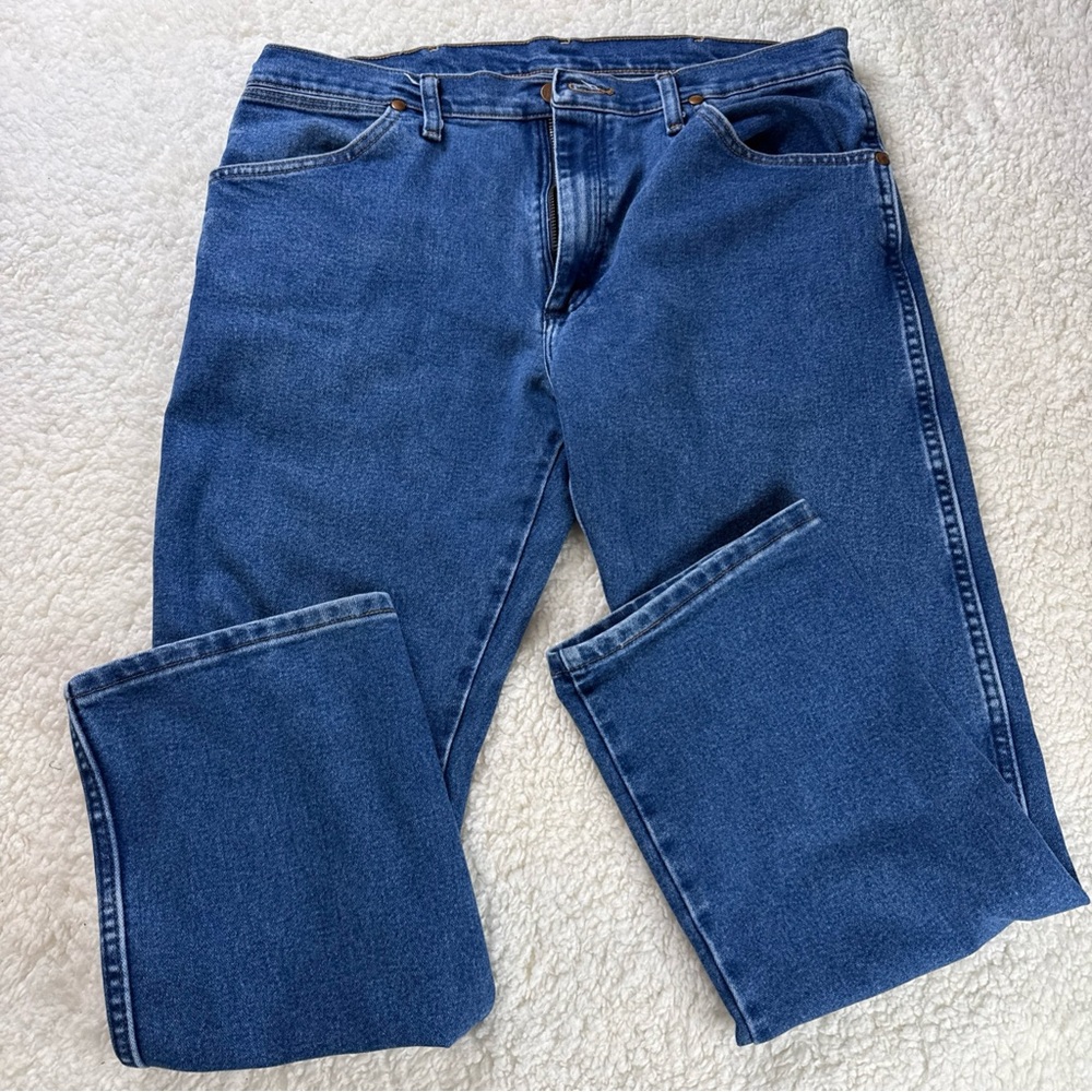Wrangler 34 x 30 Classic Blue Men's Jeans